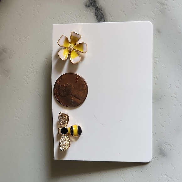 LAST ONE! new! Mismatched stud earrings - Picture 5 of 11